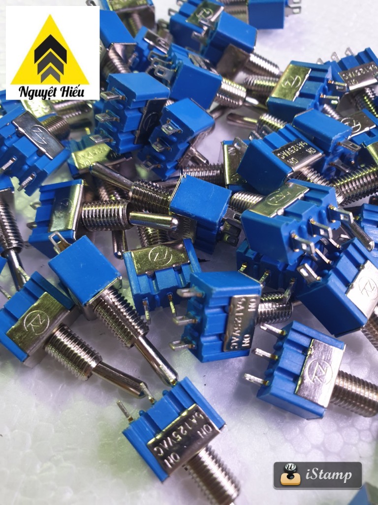 Set 10 công tắc gạt 3 chân 102
