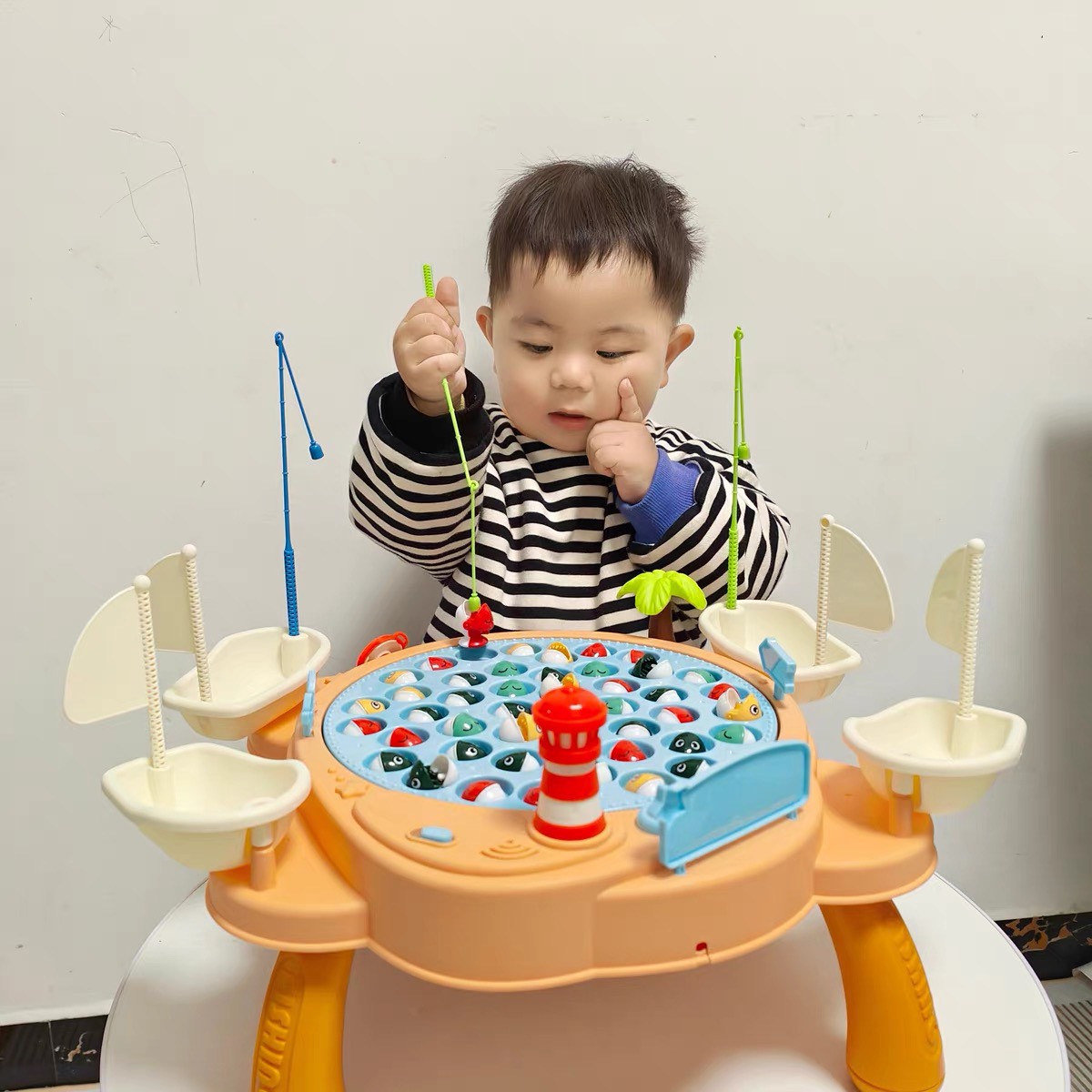 Đồ chơi câu cá 45 con kèm chân có khay đựng cho bé