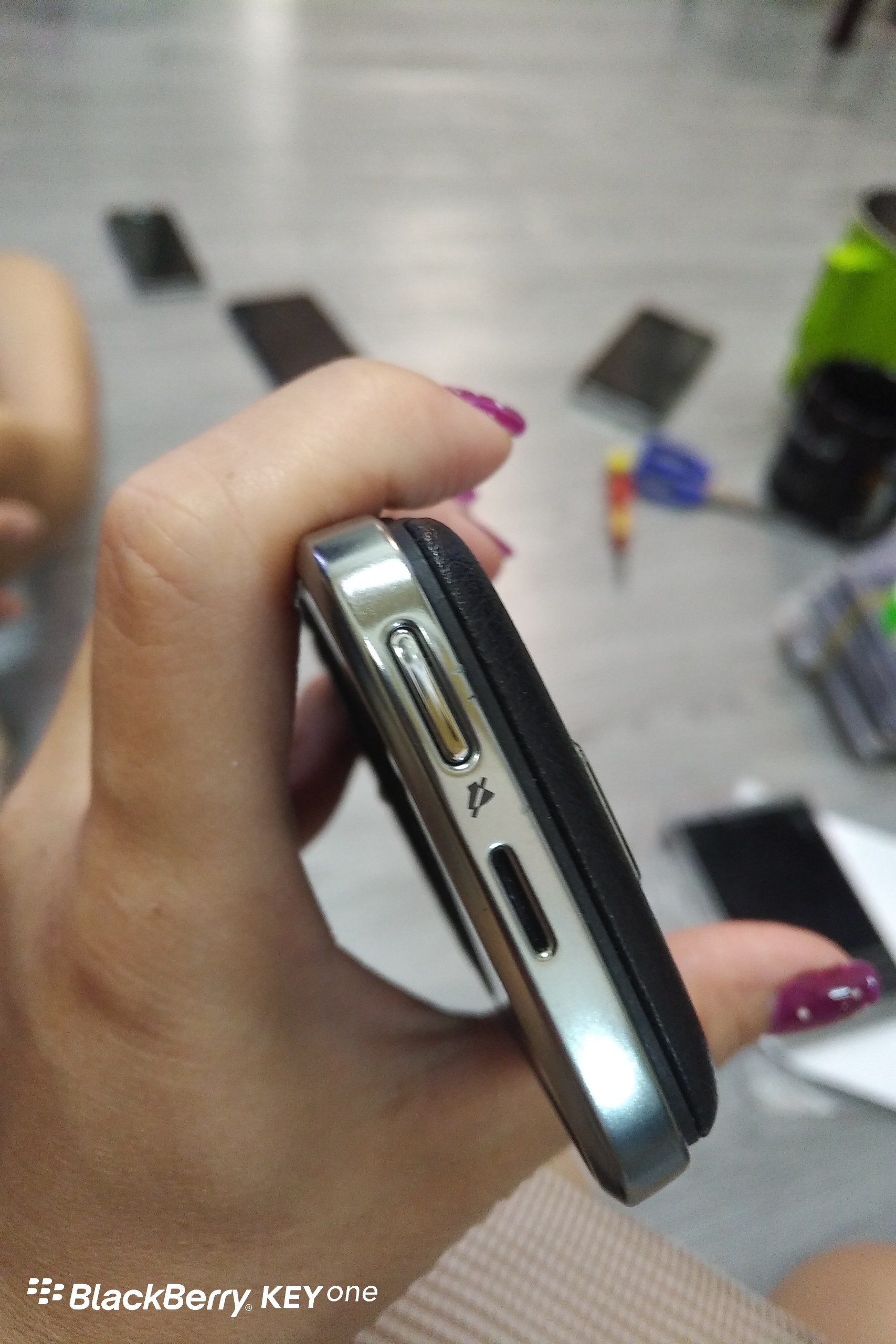 Điện thoại Blackberry 9000