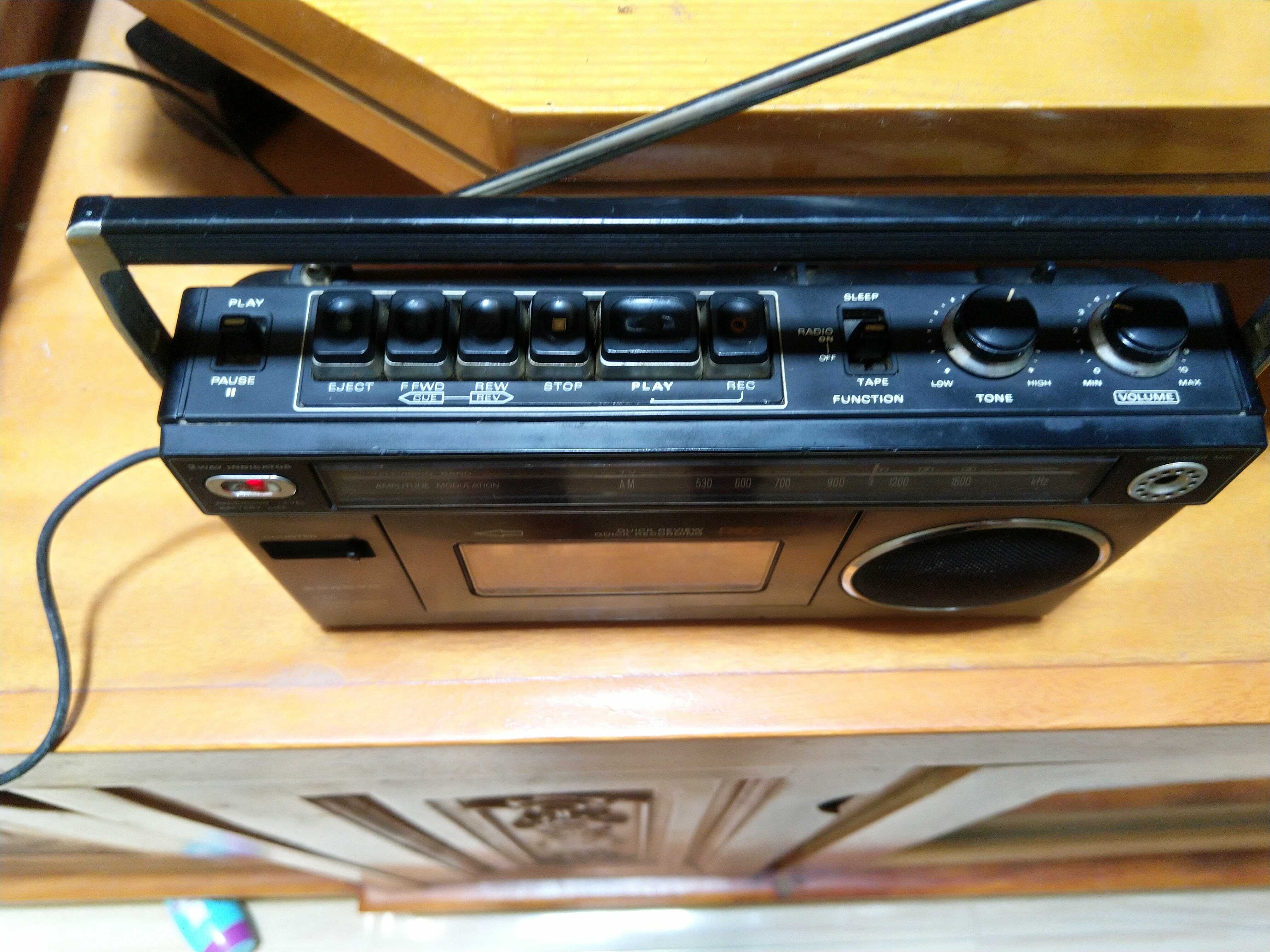 Đài Sanyo MR 1800