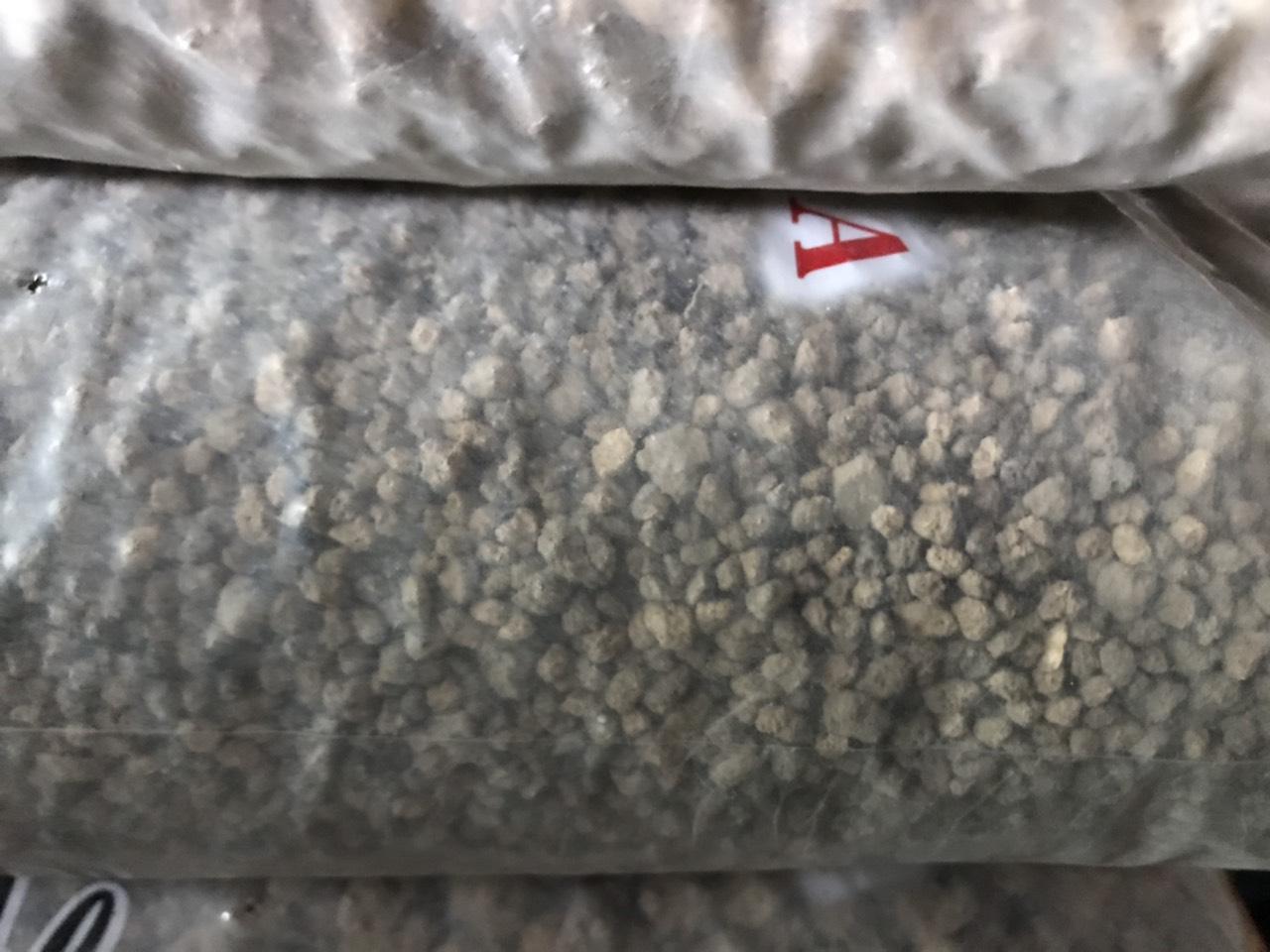 Đất nền thuỷ sinh Akadama hàng chiết lẻ 1kg size Ss