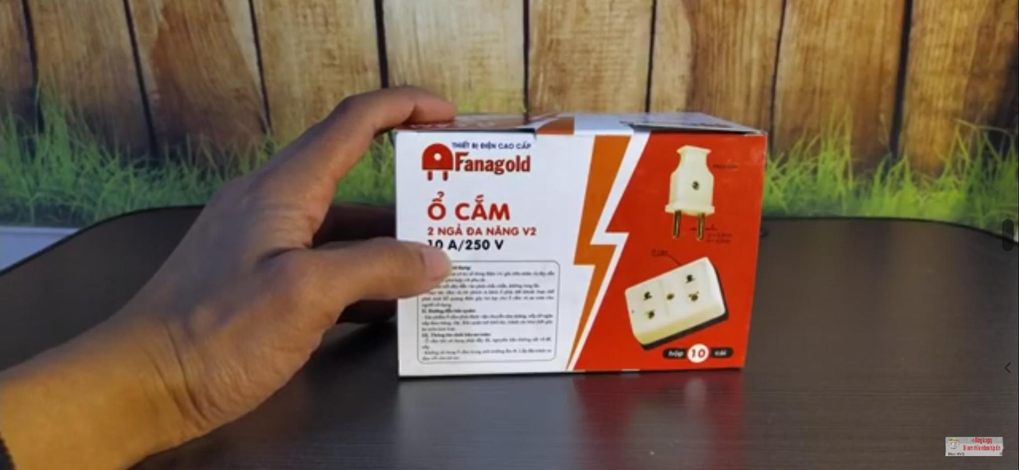 Hộp 10 Ổ CẮM 2 NGẢ ĐA NĂNG