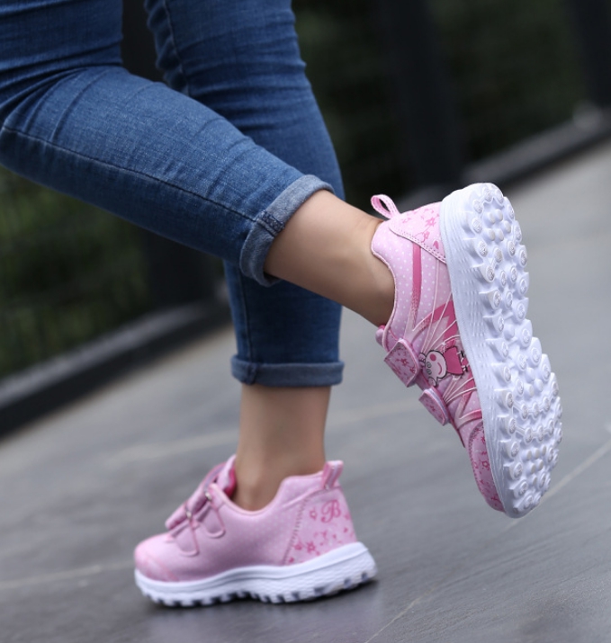 Giày cho bé gái in hình Heo Peppa TA036