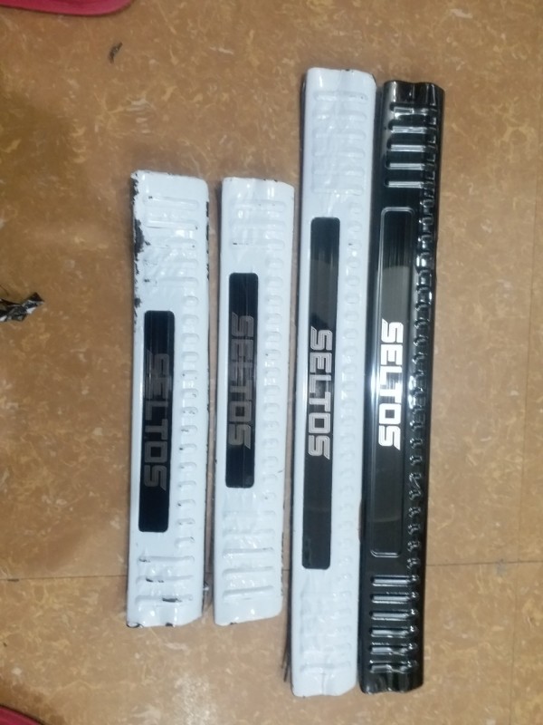 Bộ 4 nẹp bước chân trong Titan cho xe Kia Seltos