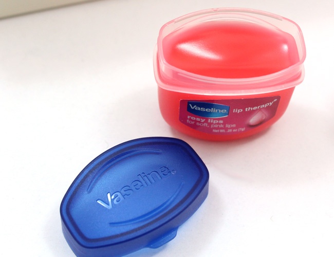 Son dưỡng môi Vaseline