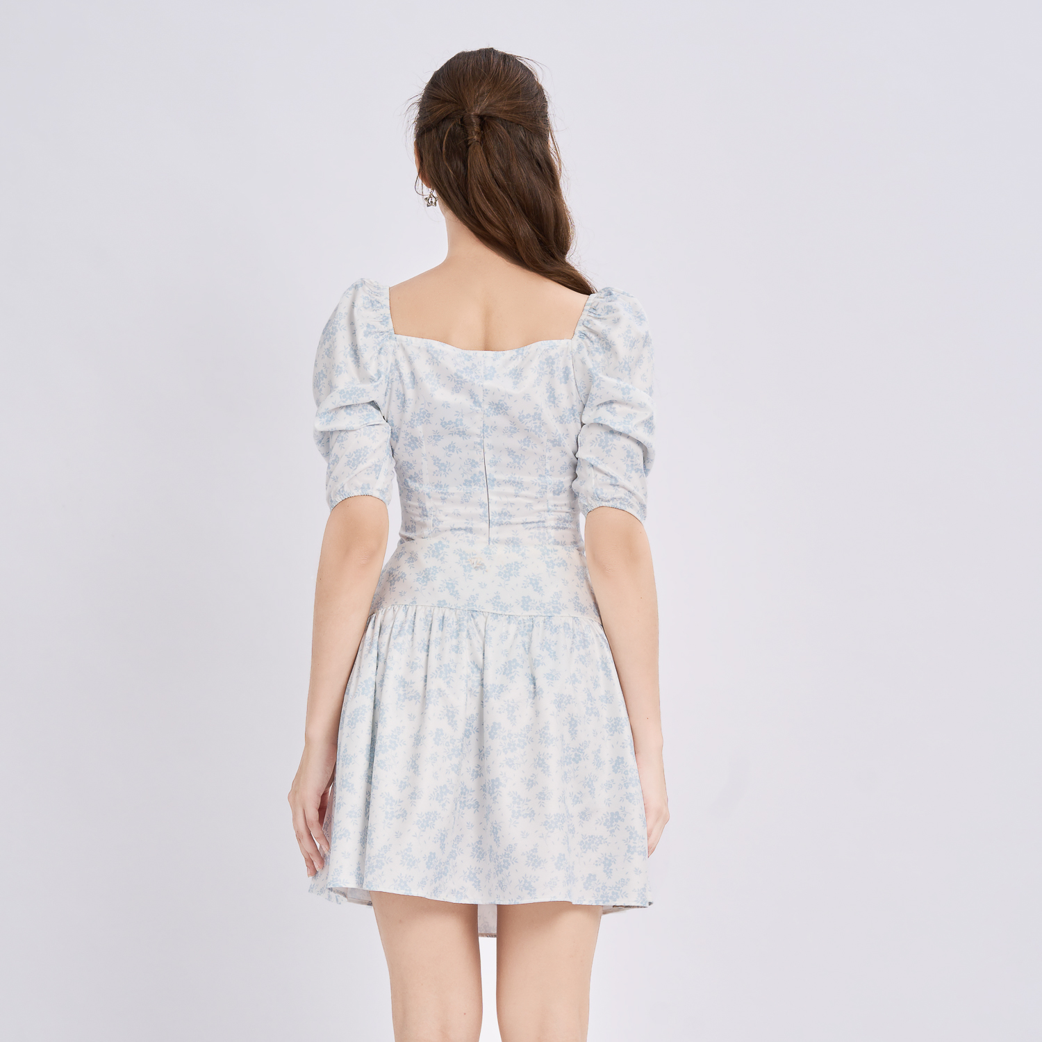 Chân váy mini xòe lụa in hoa Maybi