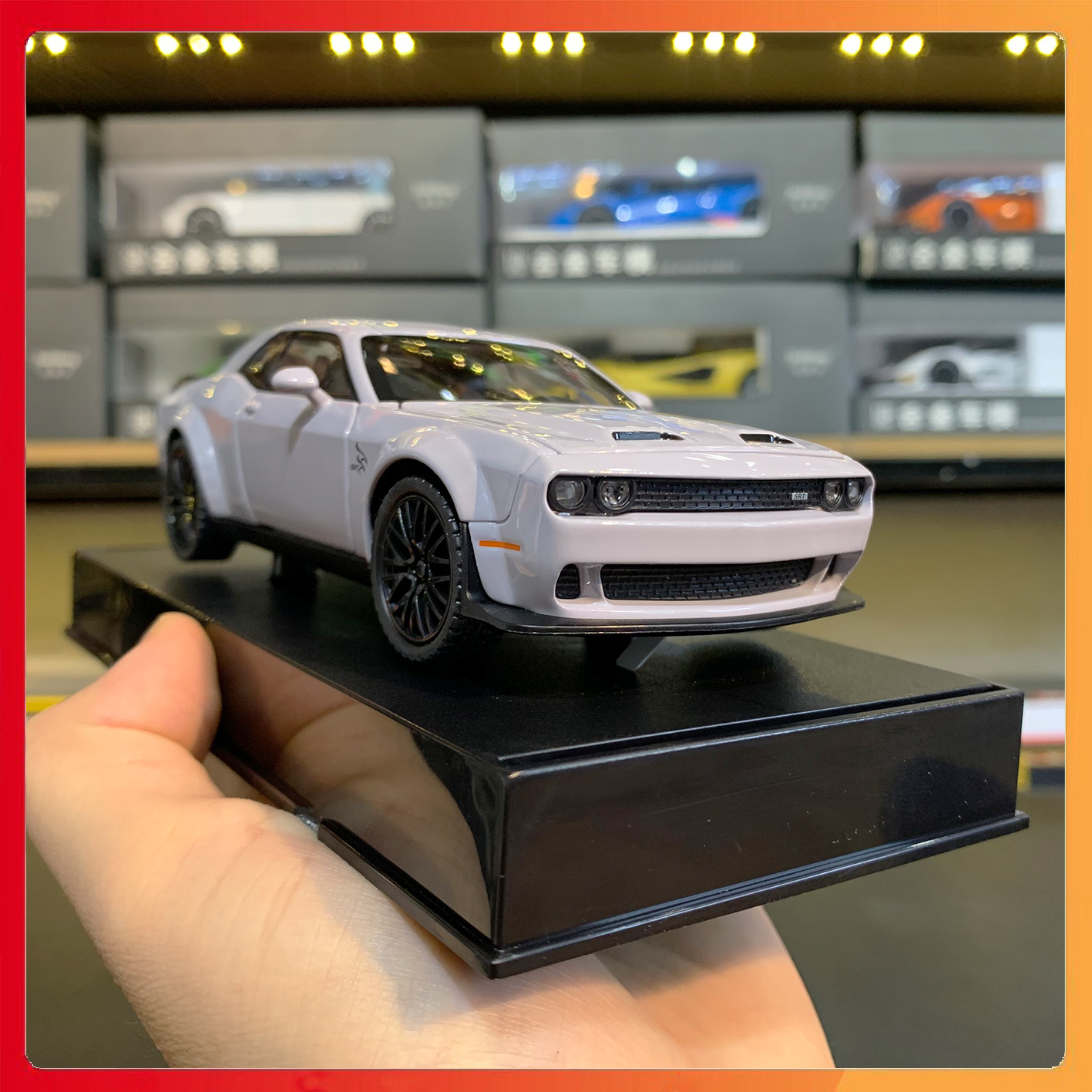 Mô hình xe Dodge Challenger SRT Hellcat 2023 tỉ lệ 1:32 Double Horses
