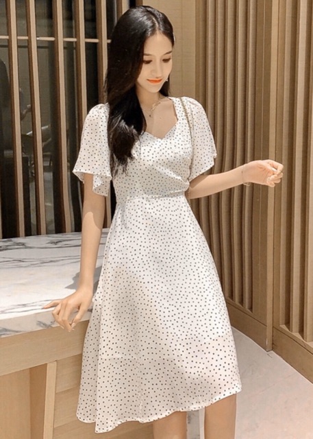 Đầm bi rối trắng