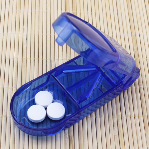 Dụng cụ cắt đôi viên thuoc Cường Thịnh Medical