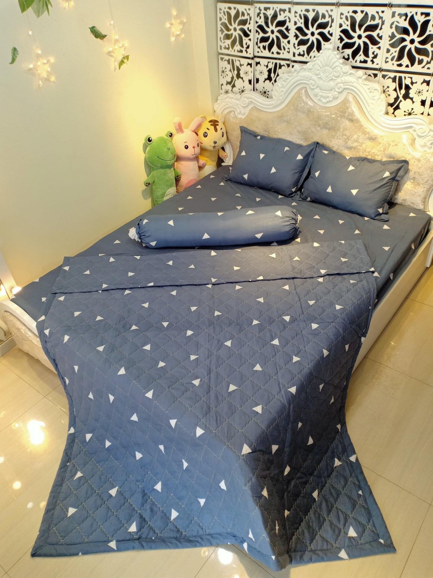 [HCM][1m6x2m] Bộ Chăn Ga Vỏ Gối 5 Món - 4 Món Tam Giác Ghi (1 Drap + 2 Vỏ Gối Nằm + 1 Chăn Hè + 1 Vỏ Gối Ôm)