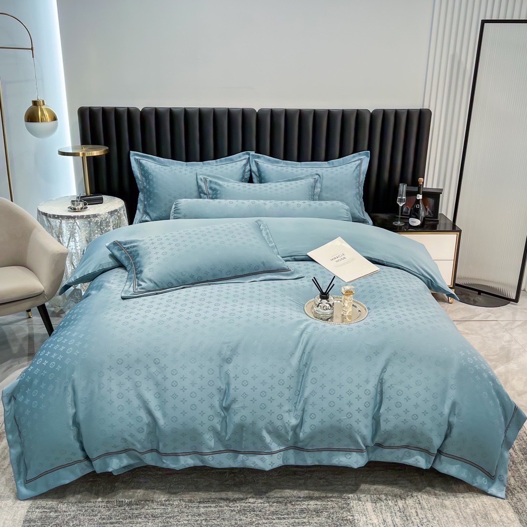 Set vỏ chăn ga gối Vân chìm cao cấp 5 món chất liệu phi lụa mềm mại.