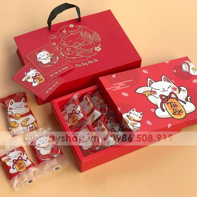 Hộp đựng bánh MÈO THẦN TÀI ĐỎ