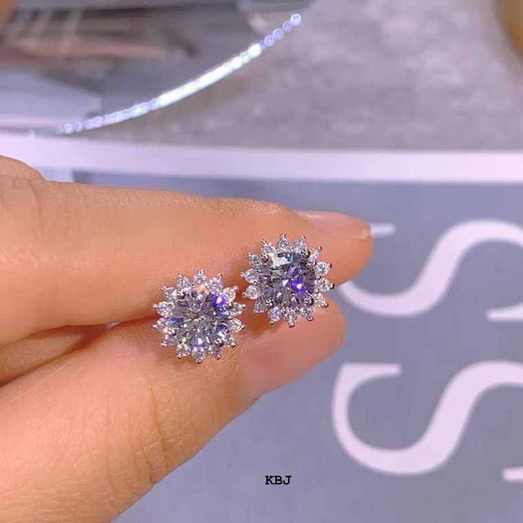 Bông tai bạc nụ hoa đá chất liệu bạc s925 ms058