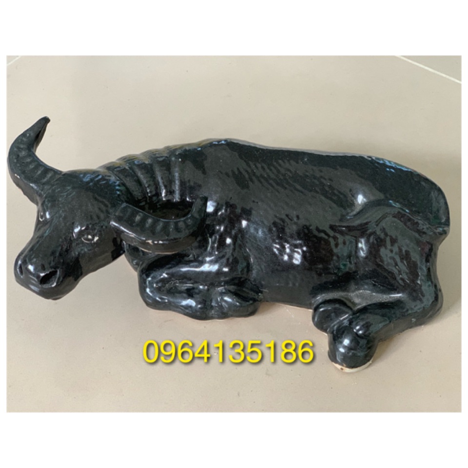 Tượng trâu nằm dài 22cm gốm sứ Bát Tràng