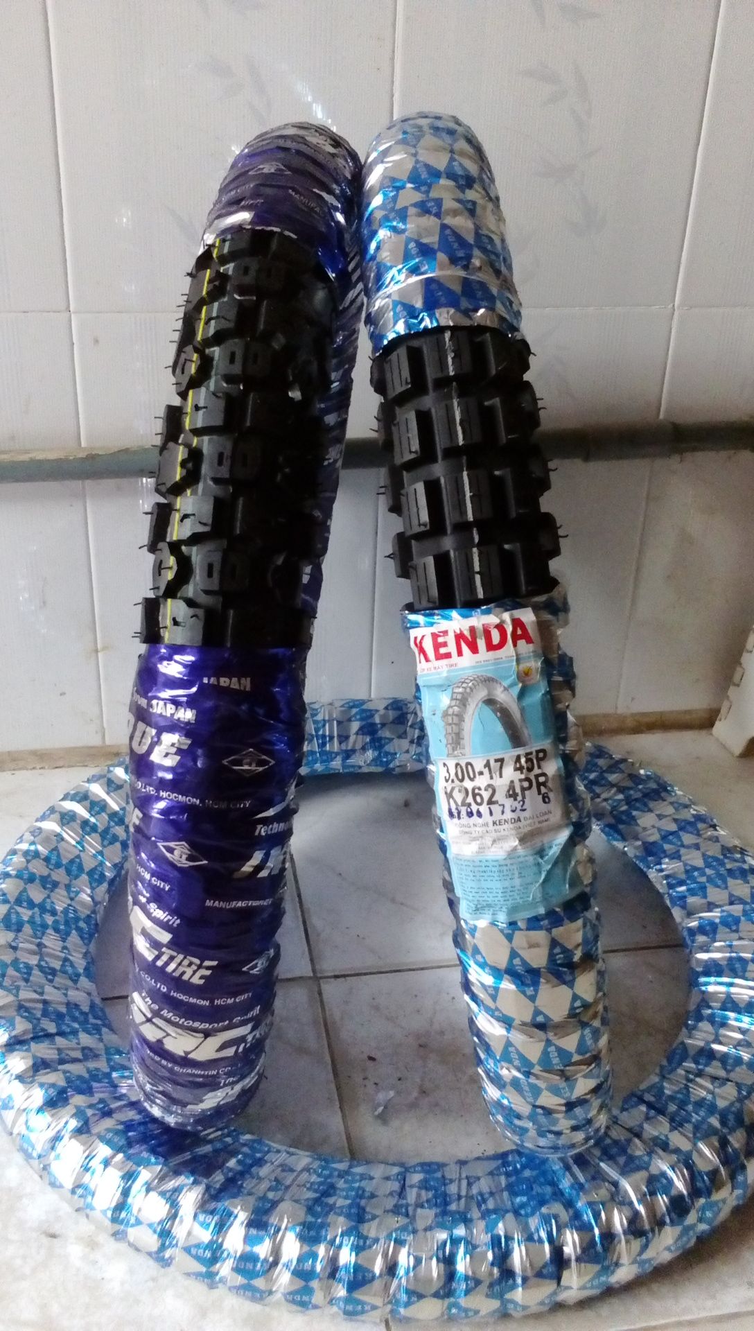 Lốp gai vuông Trial KENDA 3.00-17