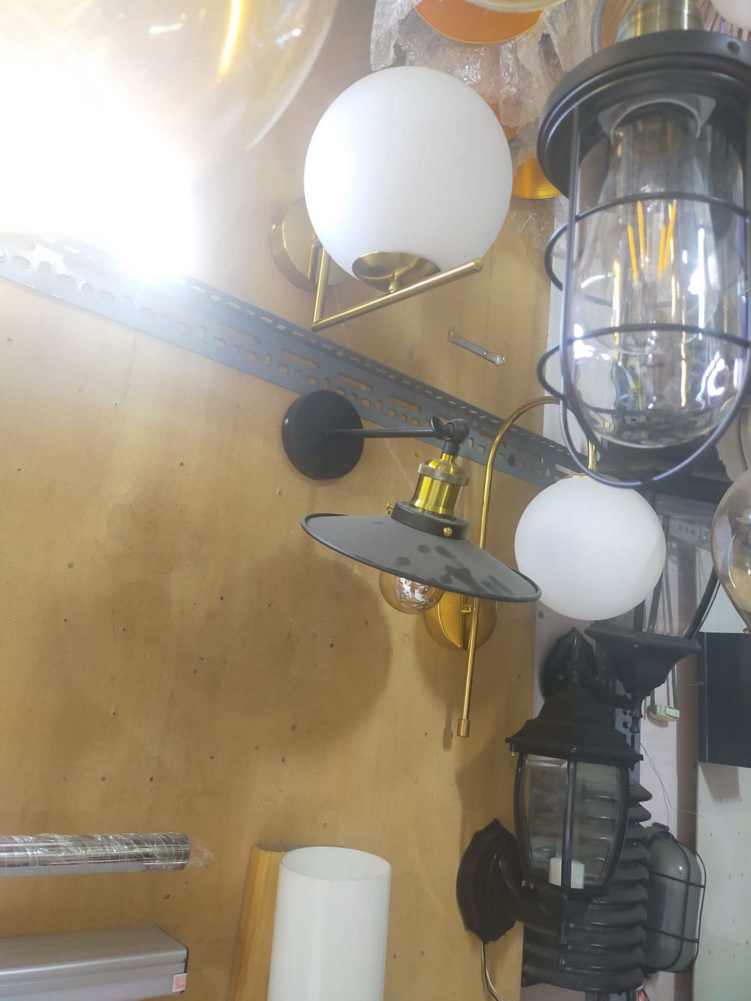 Đèn tường D22CM đui e27