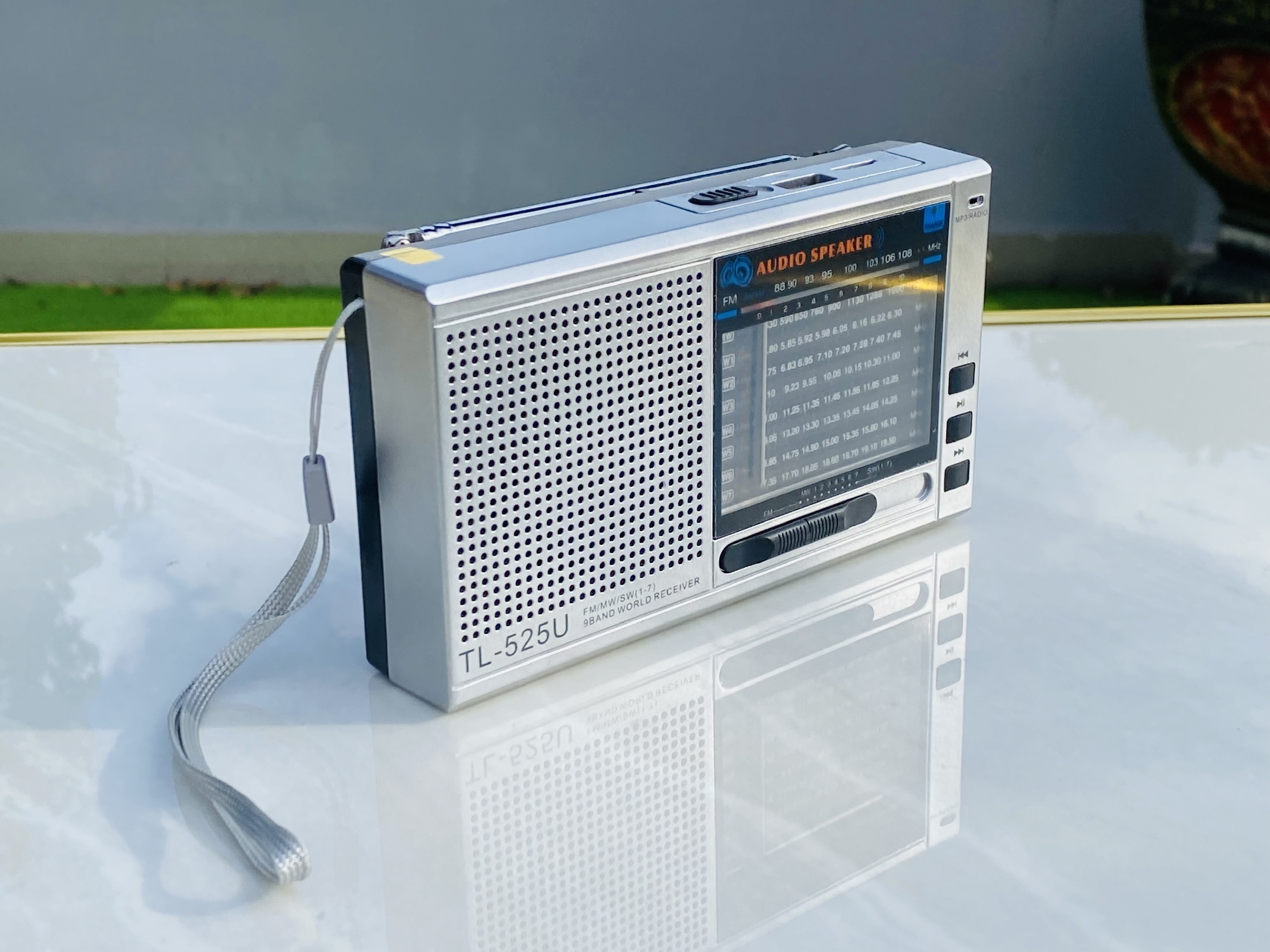 [xả kho] Đài FM Sony SW-525U - MTMax nghe đài , làm quà tặng ông bà cha mẹ