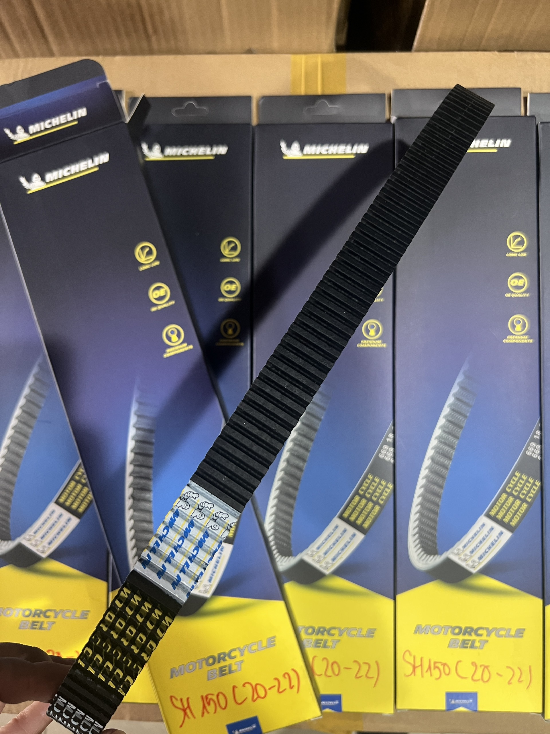 Dây Curoa Michelin cho SHVN 2020 - 2023, dây 2 mặt (KG070897)