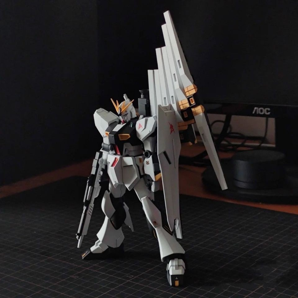 Mô hình lắp ráp ENTRY GRADE 1/144 ν Nu ( tặng base )