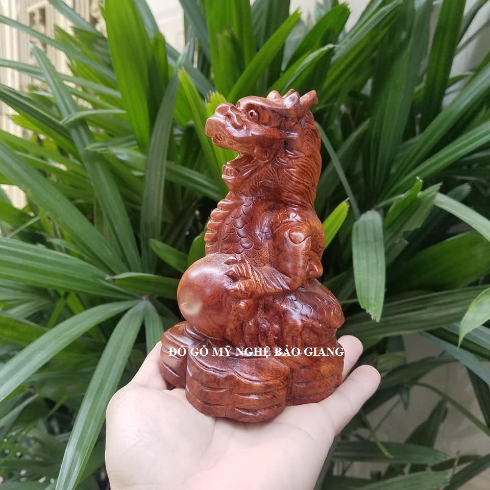 Tượng con rồng gỗ hương