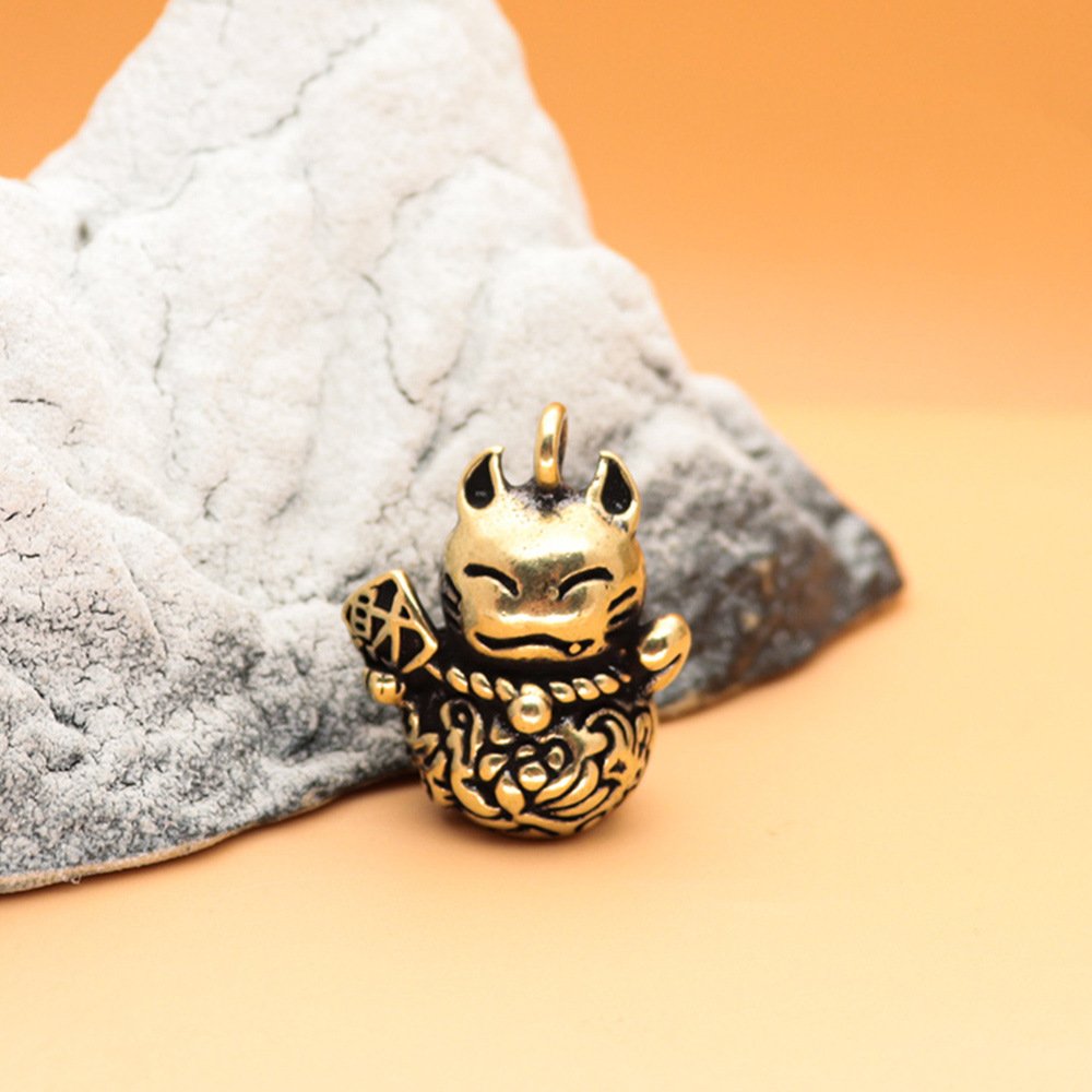 Tượng Phong Thủy Hình Mèo Thần Tài (Kích Thước: 2.7cm x 2.2cm)
