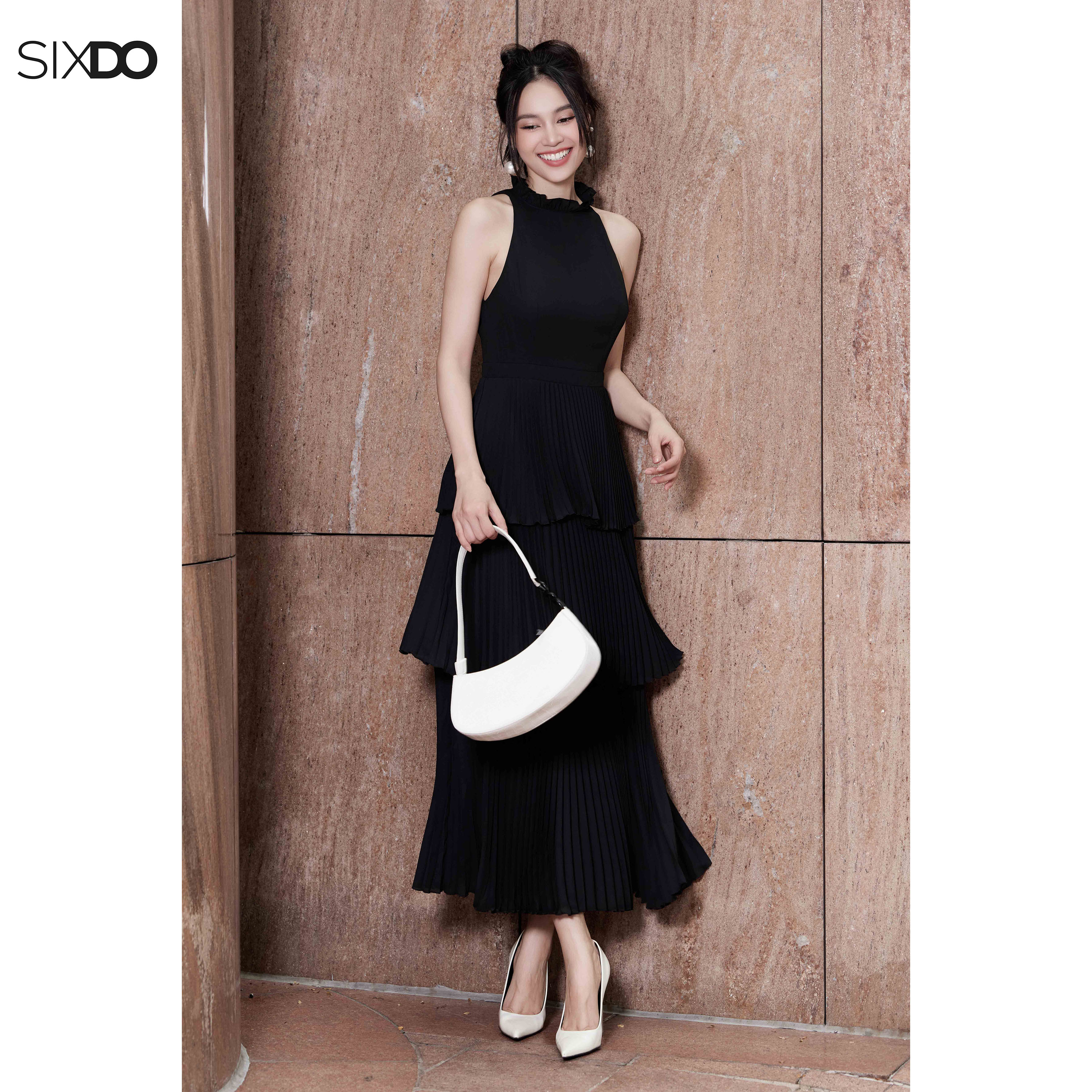 Đầm đen sát nách xếp ly sixdo