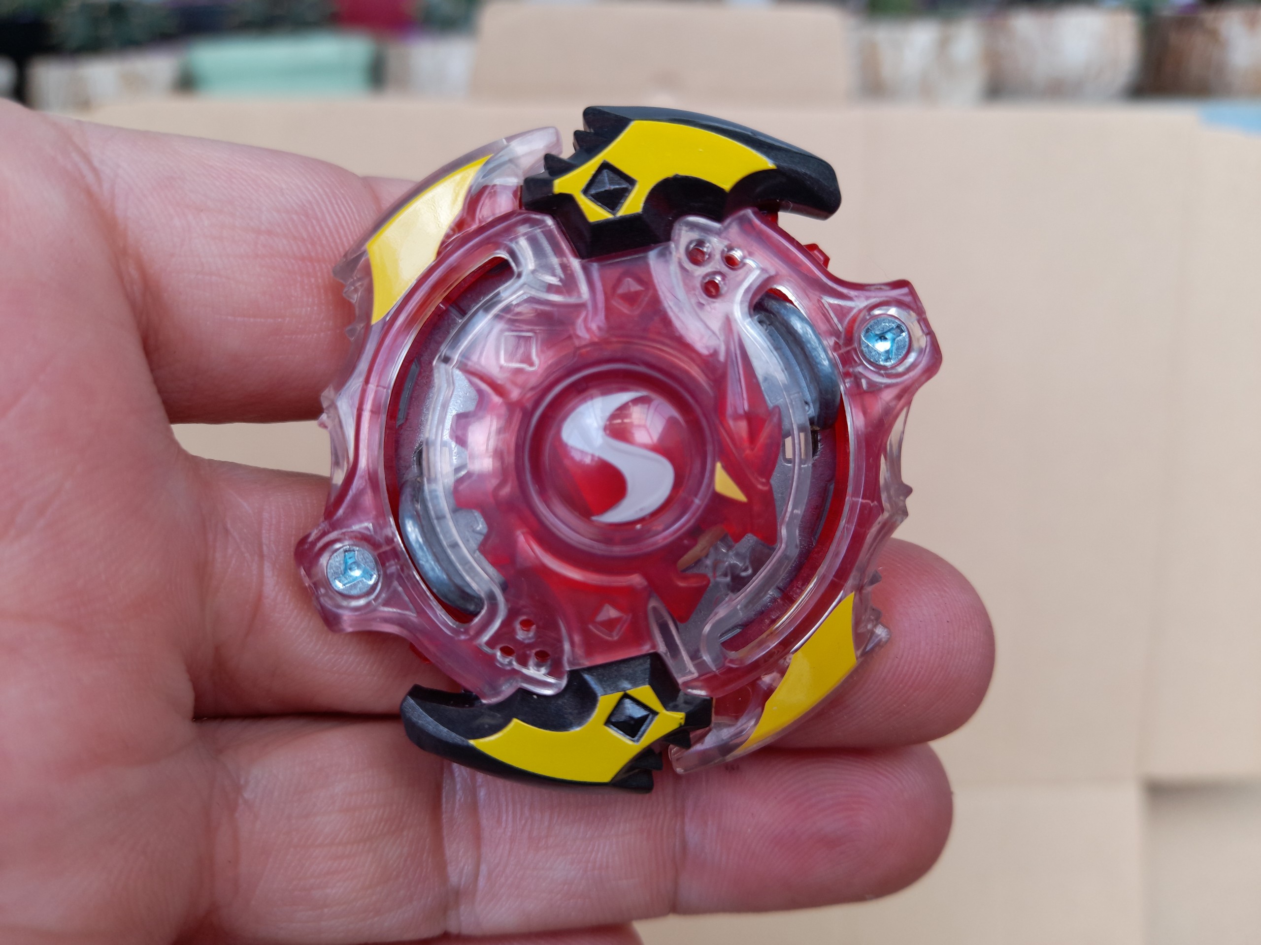 Con Quay Hasbro Beyblade Burst HR37 (Không Kèm Phóng Quay)