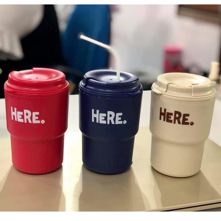 Cốc uống nước kèm nắp xoay có lỗ cắm ống hút Xuất xứ NHẬT BẢN