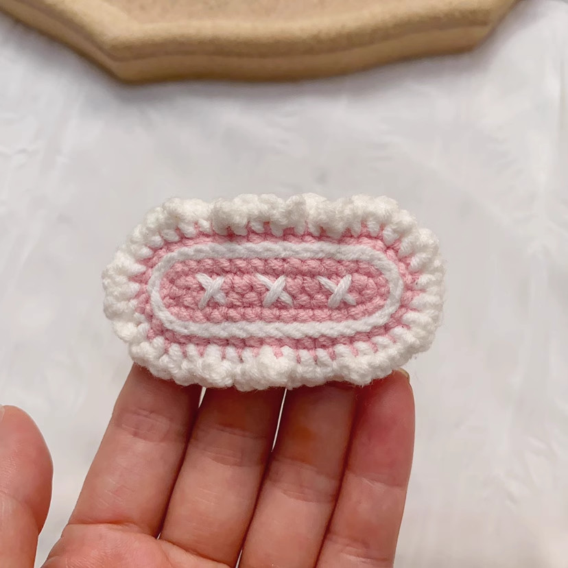 Kẹp tóc viền bằng len handmade