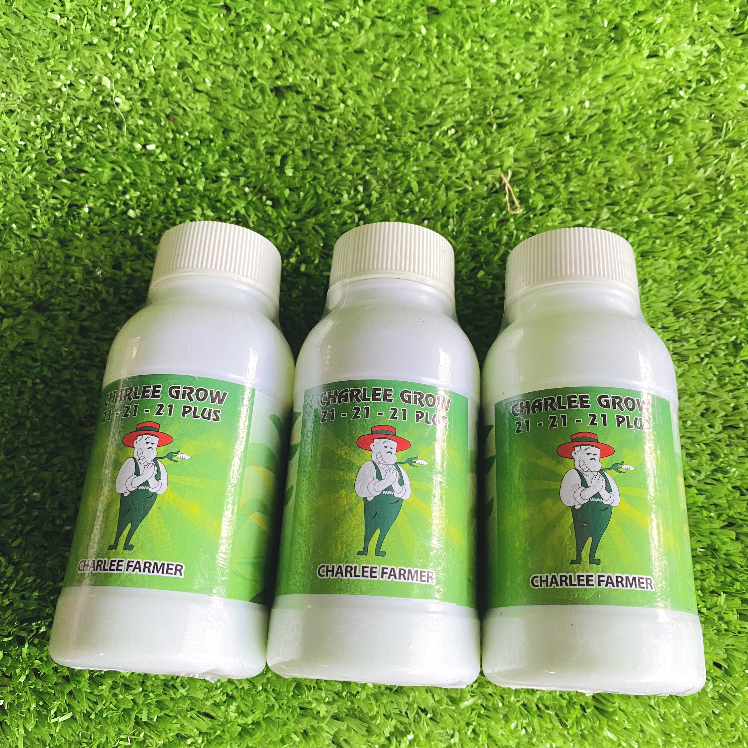 Phân Bón Lá Hữu Cơ Charlee Grow 21-21-21 100gr