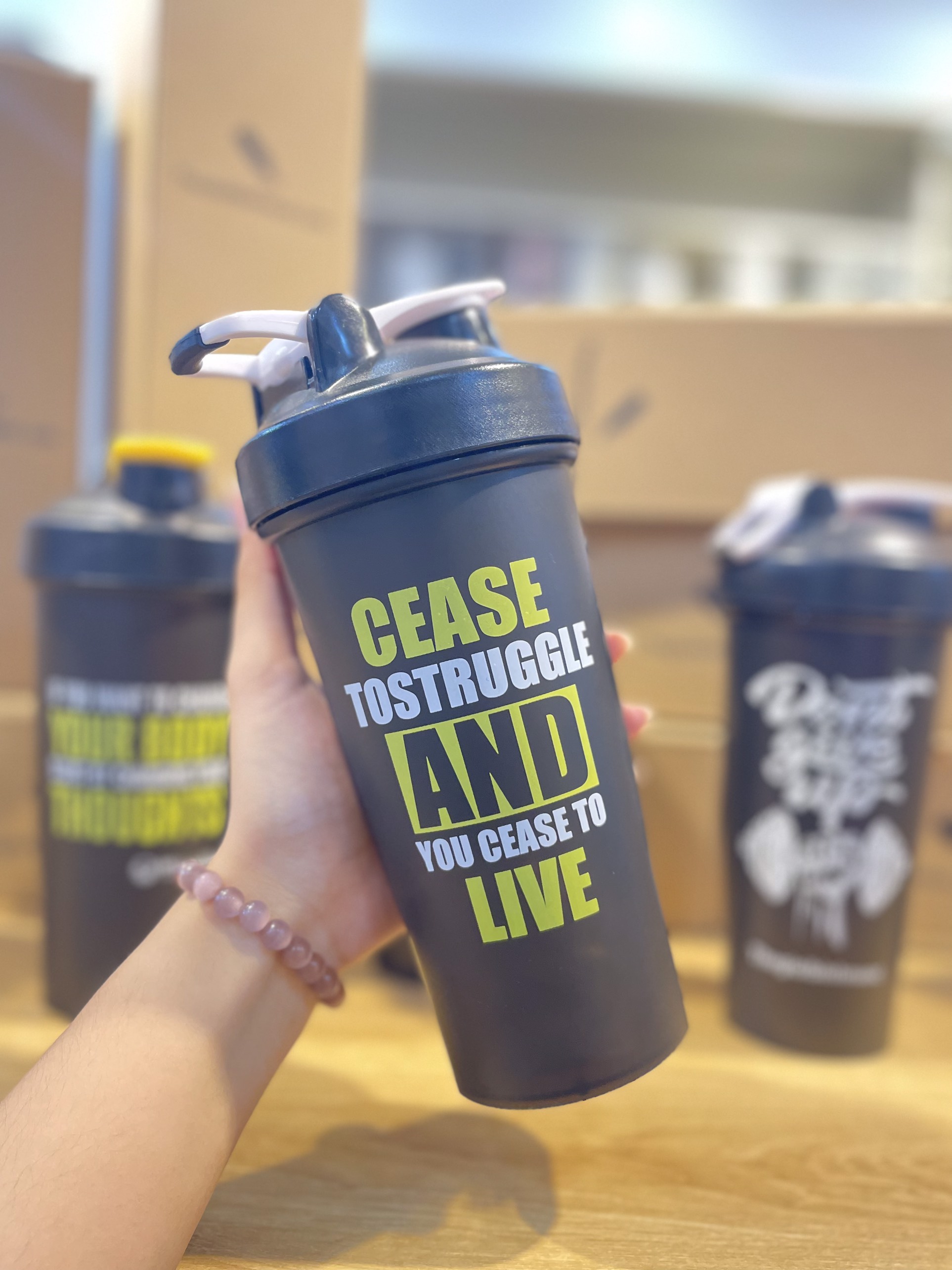 Bình lắc shaker tập gym 600ml n139