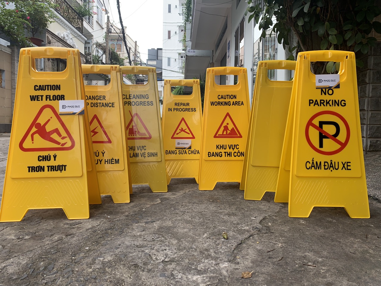 BẢNG CẢNH BÁO ĐANG SỬA CHỮA CHỮ A