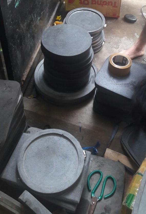 Đá nướng thịt vuông có viền 25x25cm