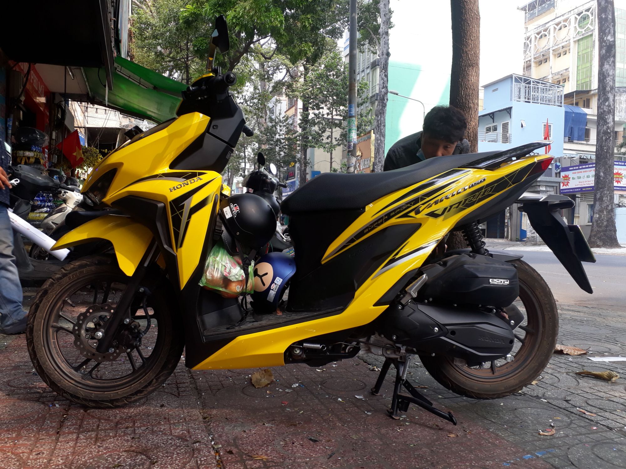 [HCM]Tem rời dán xe vario  vàng cao cấp