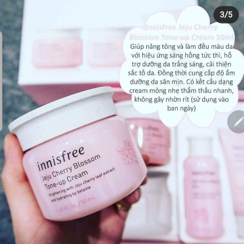 SET DƯỠNG DA INNISFREE TRẮNG HỒNG HOA ANH ĐÀO