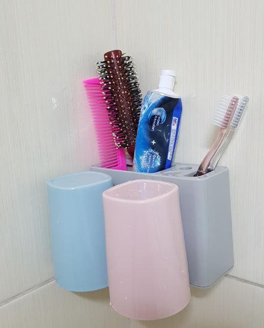 Kệ giá để cốc, bàn chải, tuýp đánh răng
