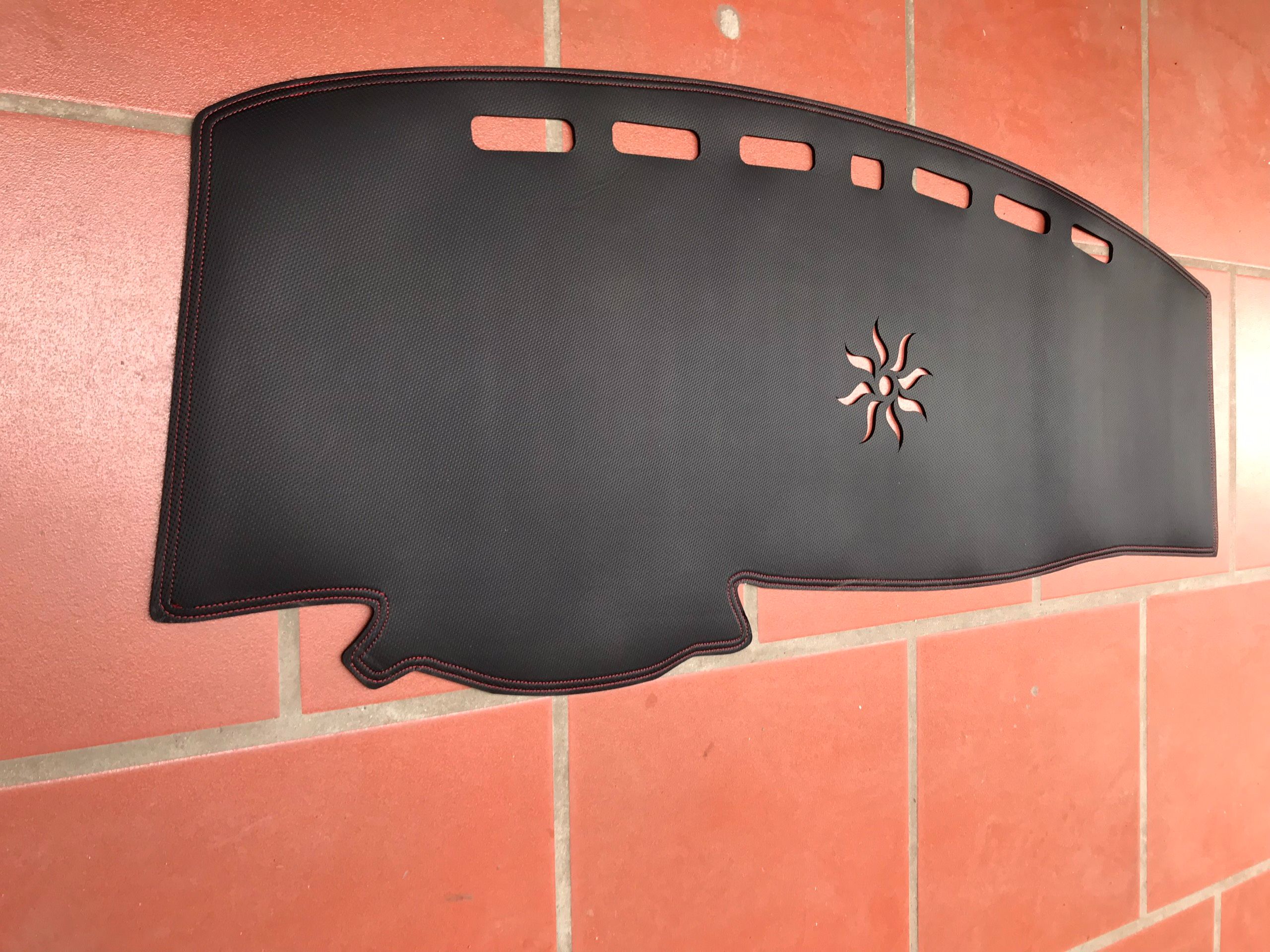 Thảm Taplo Da Vân Carbon Cao Cấp Honda Brio