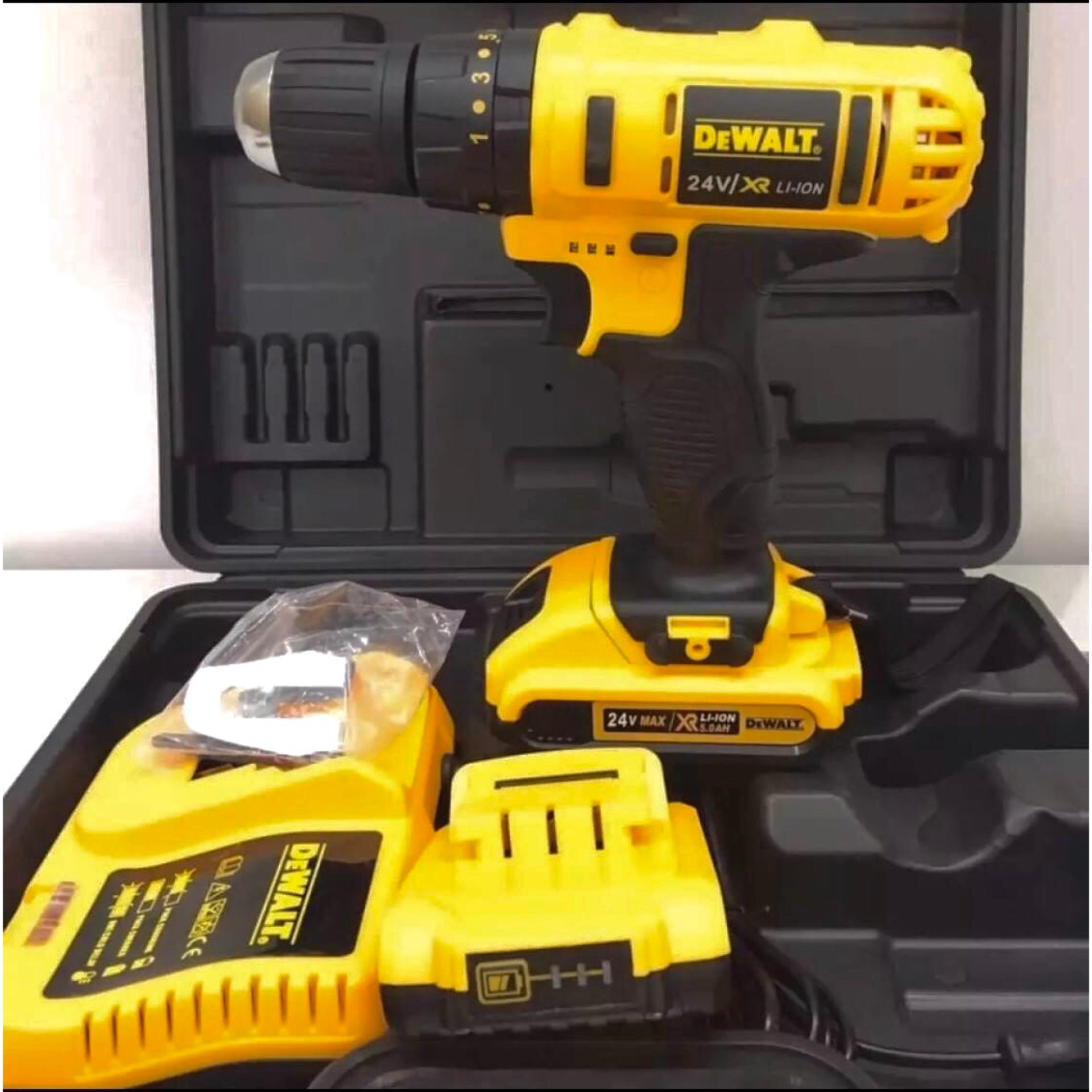 MÁY KHOAN PIN 24V DEWALT CÓ BÚA