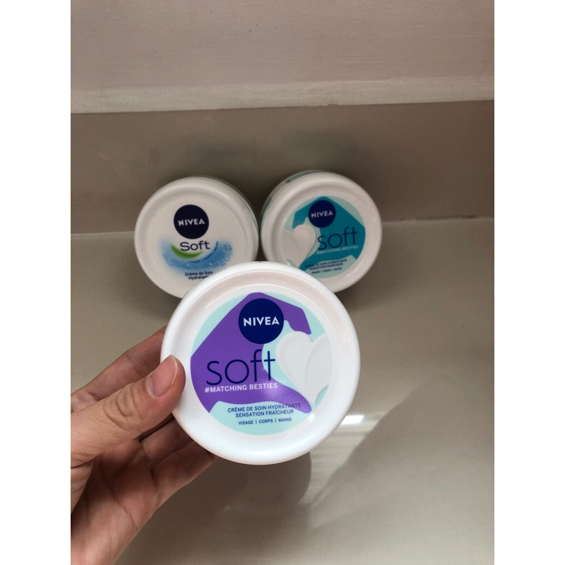 - kem dưỡng làm mềm da nivea soft creme