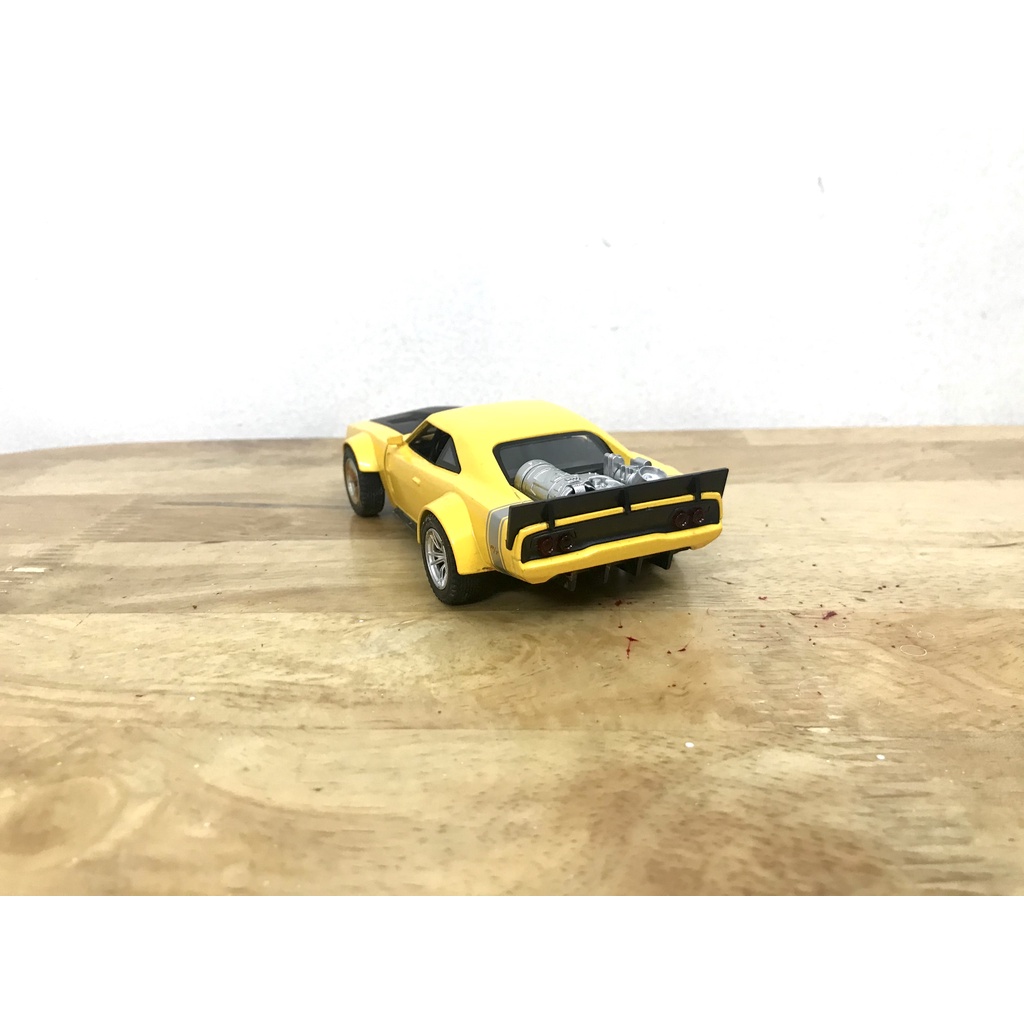 Mô hình xe Dodge Ice Charger  _ Tỷ lệ 1:32