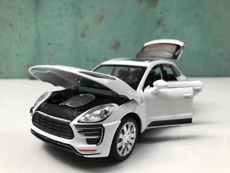 Mô hình xe ô tô Porsche MACAN 1:32