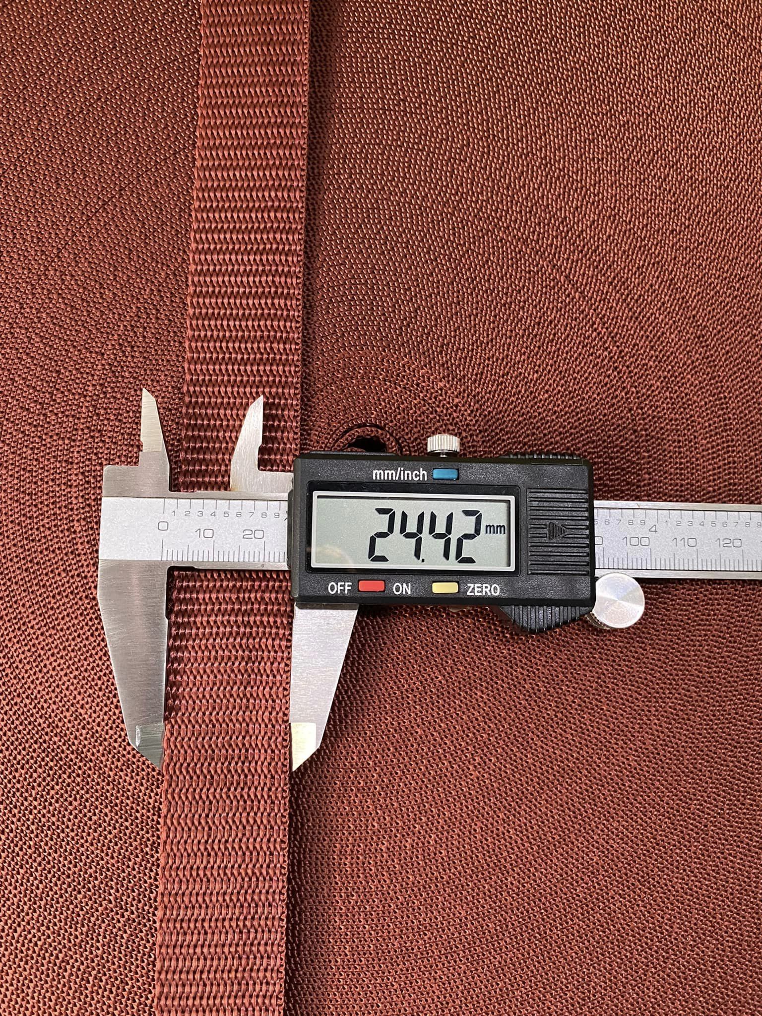 Cuộn 50 mét dây dù dẹp bản 2.5cm .