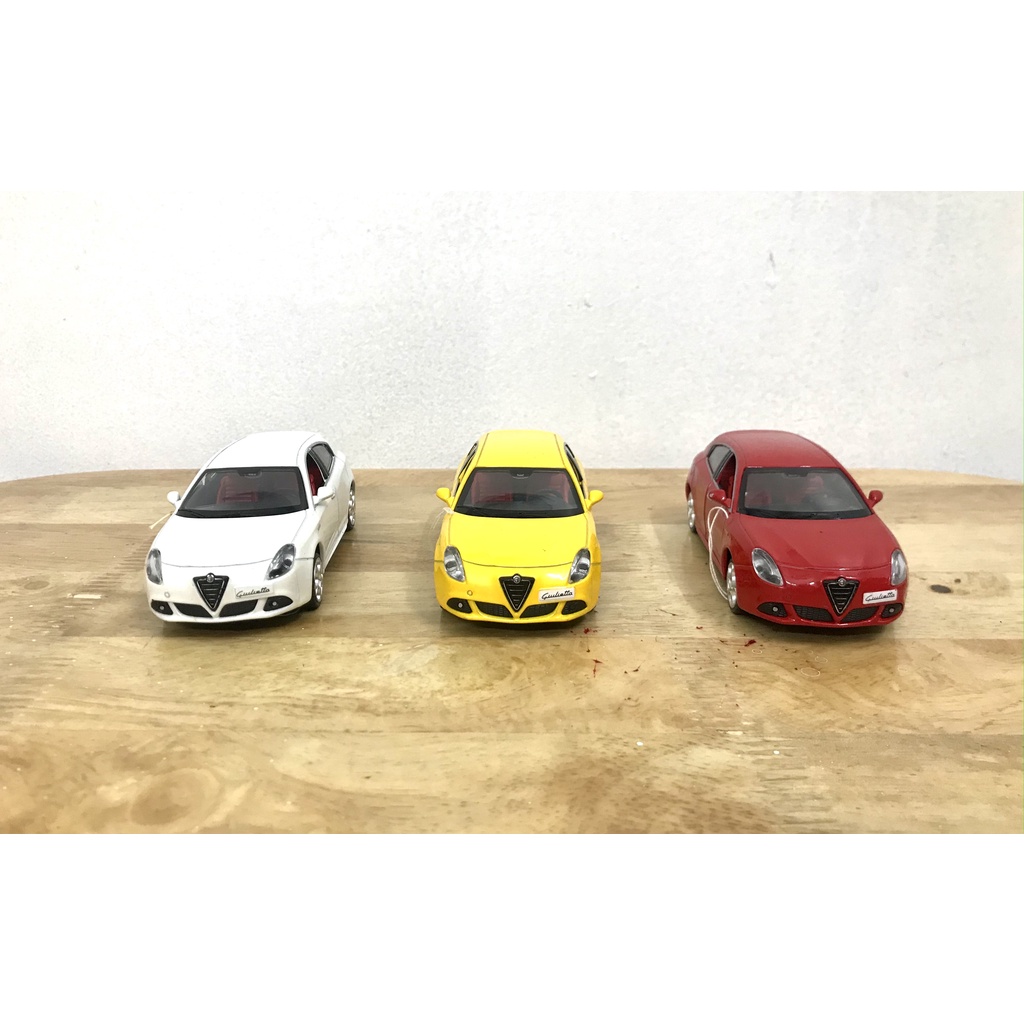 Mô hình xe Alfa Romeo Giulietta _ Tỷ lệ 1:32