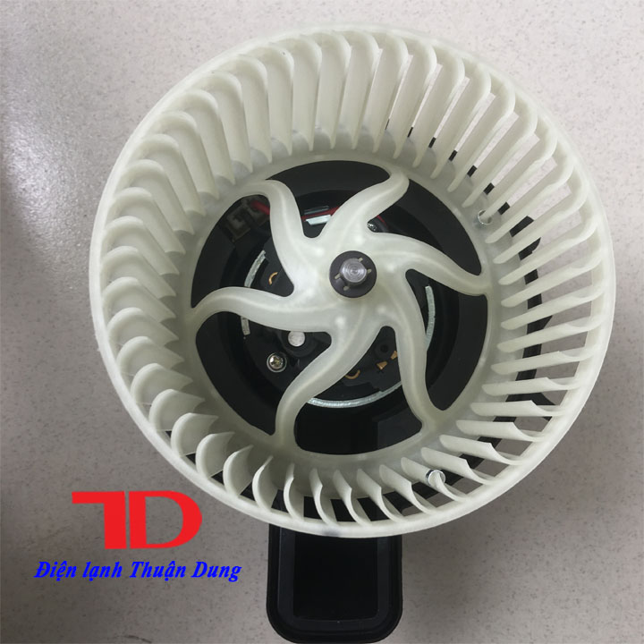 Quạt dàn lạnh Dongfeng - Điện Lạnh Thuận Dung