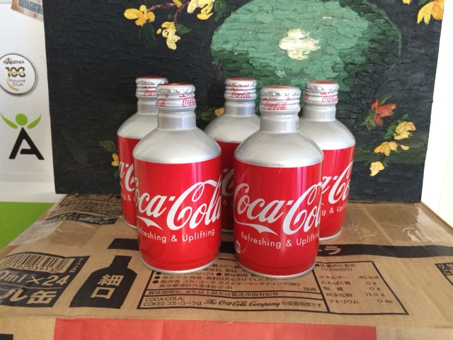 Nước uống CocaCola Nhật nắp vặn (24 lon x 300ml).