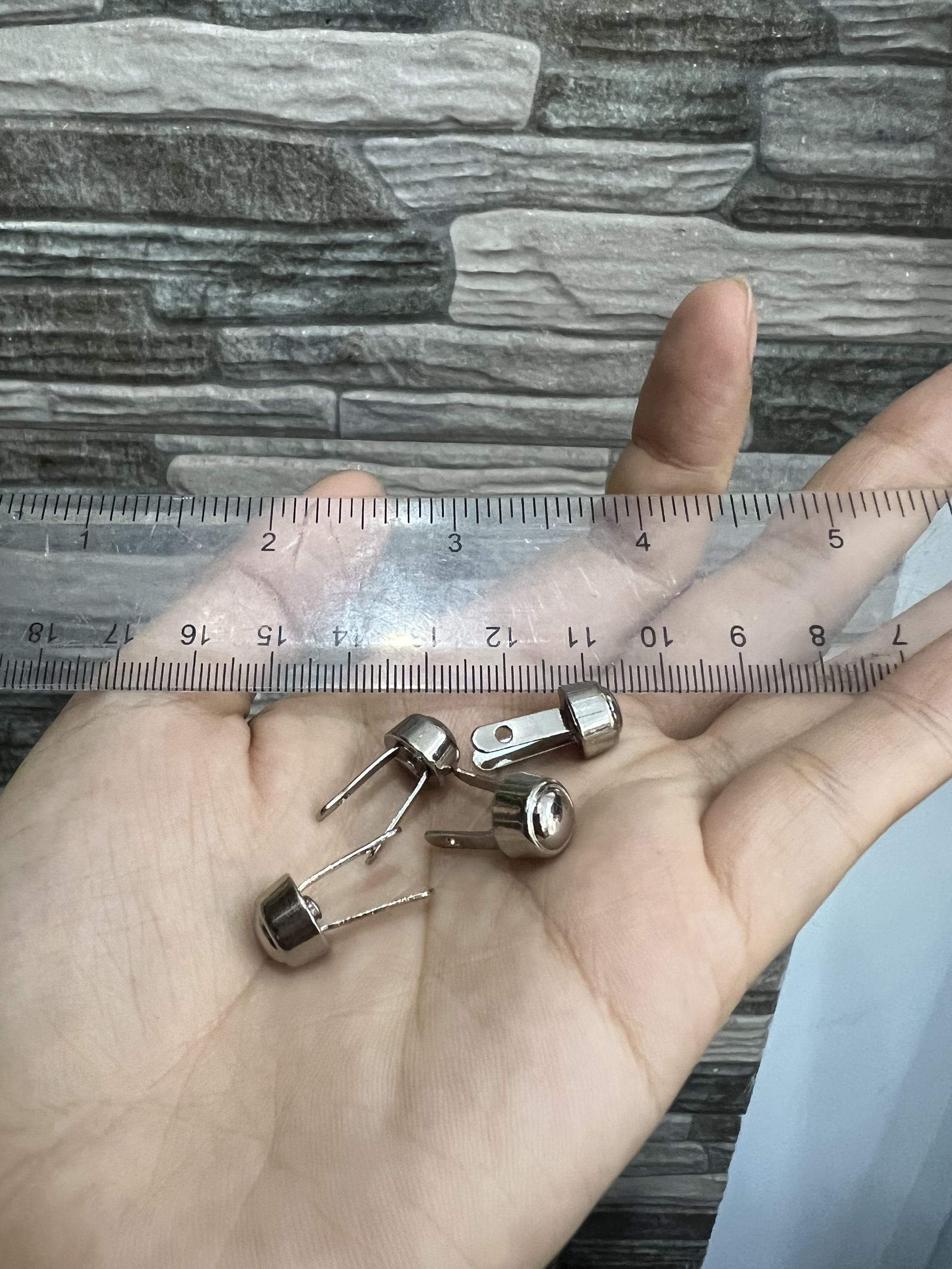 Đế đúc chân ghim gắn túi xách(15k/bộ)