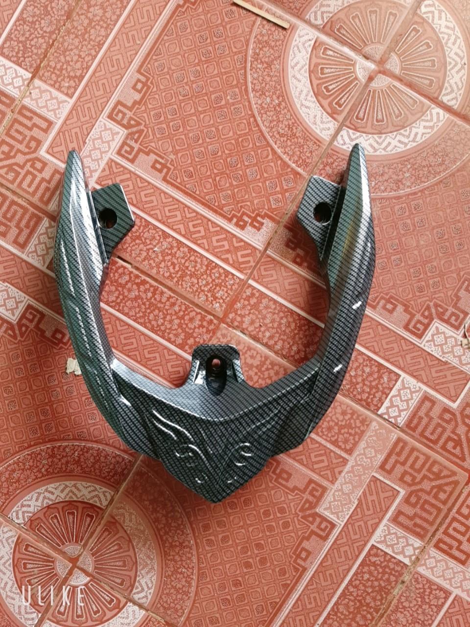 ốp cảng sau xe air blade 2016 đến 2019 đen carbon