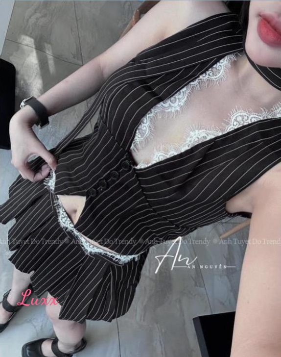 set vest nữ , bộ nữ thời trang áo vest kèm chân váy ngắn xếp ly sọc m955