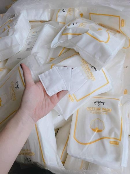 Bông tẩy trang Cotton Pads 222 miếng