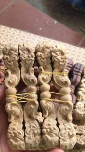 Chân quỳ lồng vuông gỗ cẩm